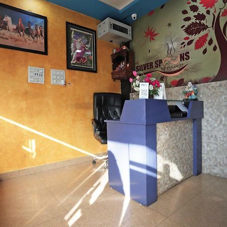 Oyo 38520 Hotel Silverspoon Roorkee Buitenkant foto