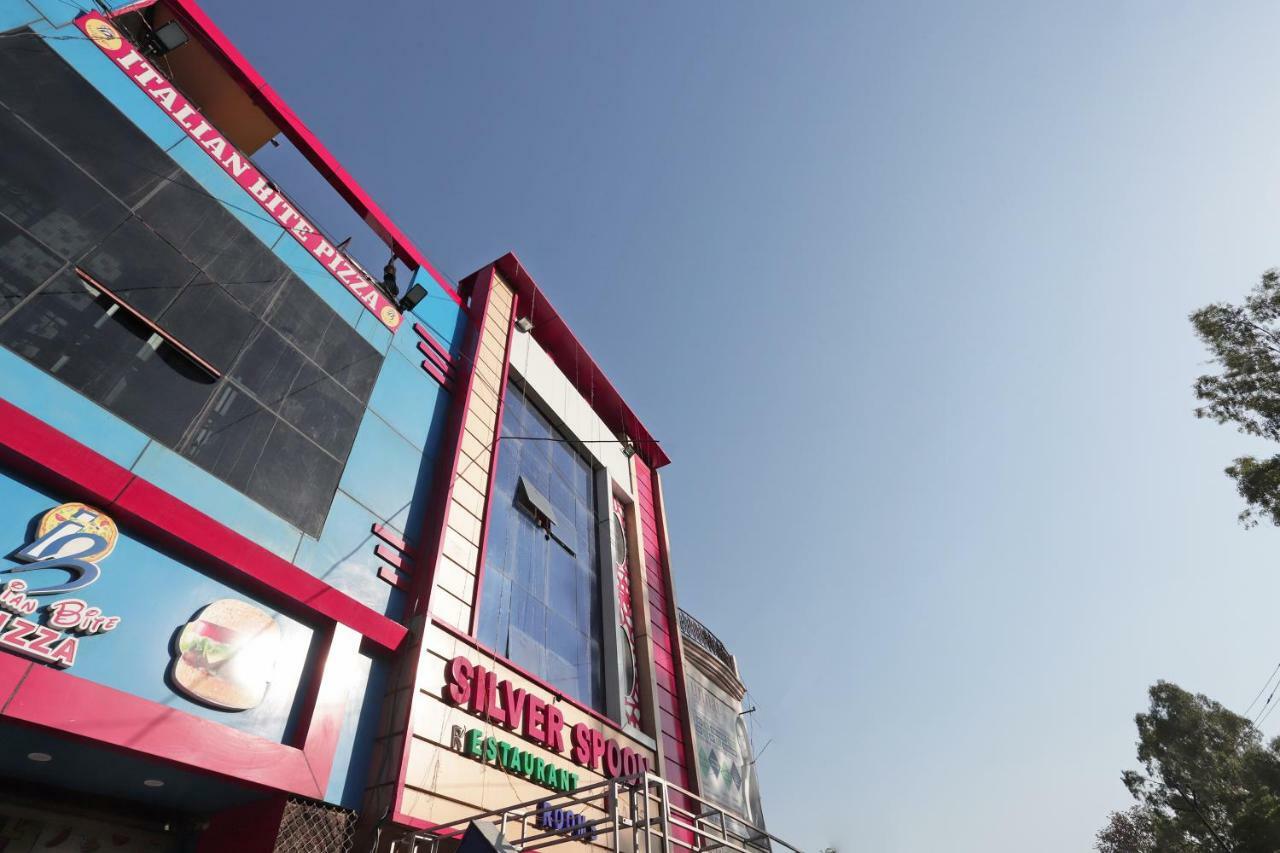 Oyo 38520 Hotel Silverspoon Roorkee Buitenkant foto