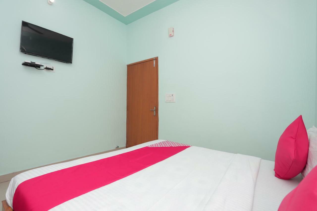 Oyo 38520 Hotel Silverspoon Roorkee Buitenkant foto